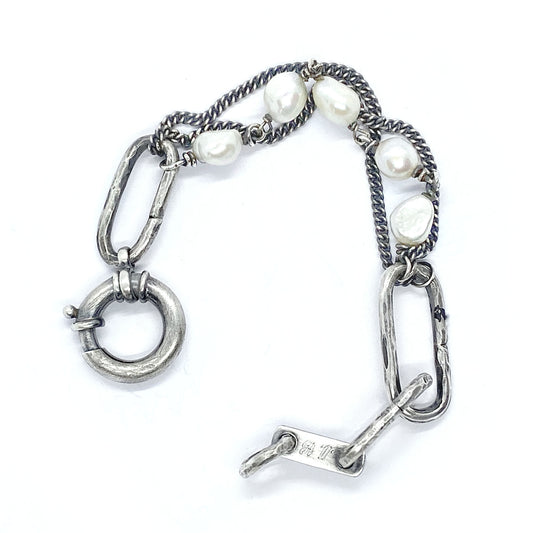 Silver and pearl bracelet