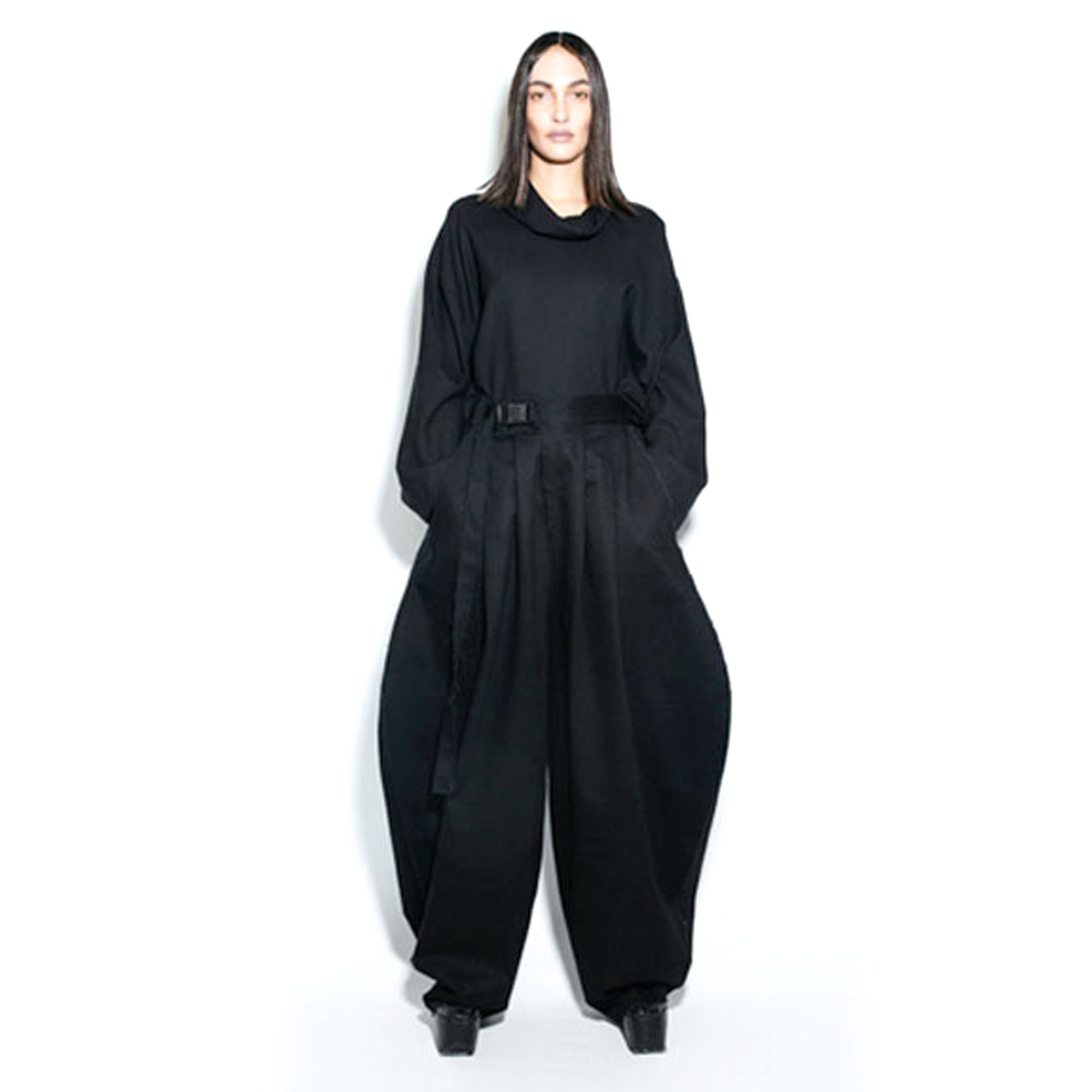 Avant garde style. Wide leg trousers.