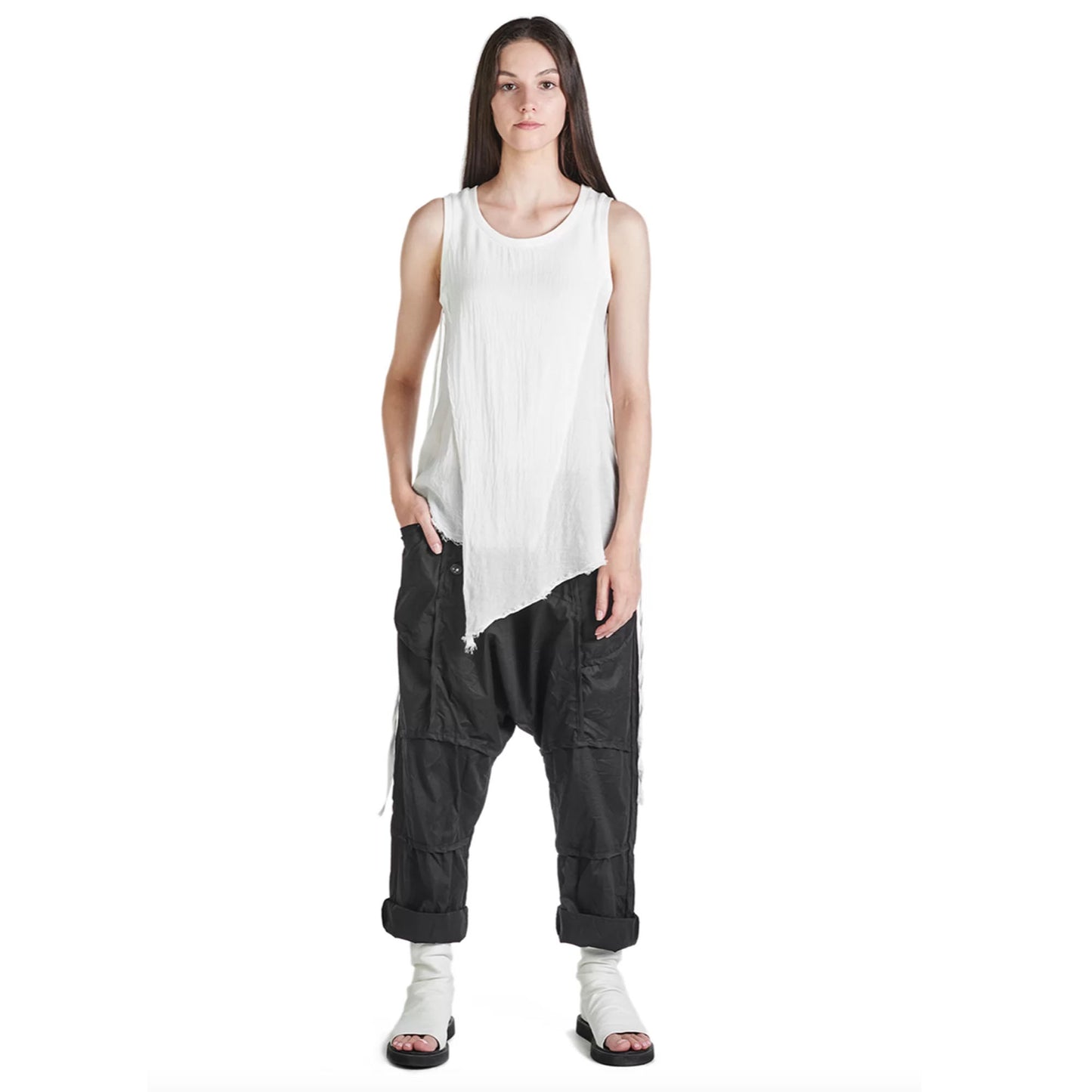 Low crotch cotton pants. Studio b3
