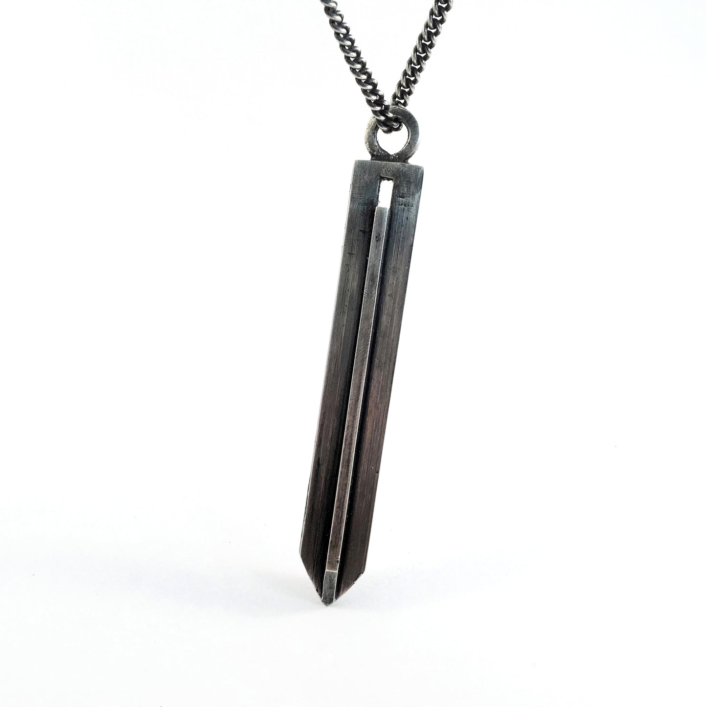 Morev Arrow Pendant