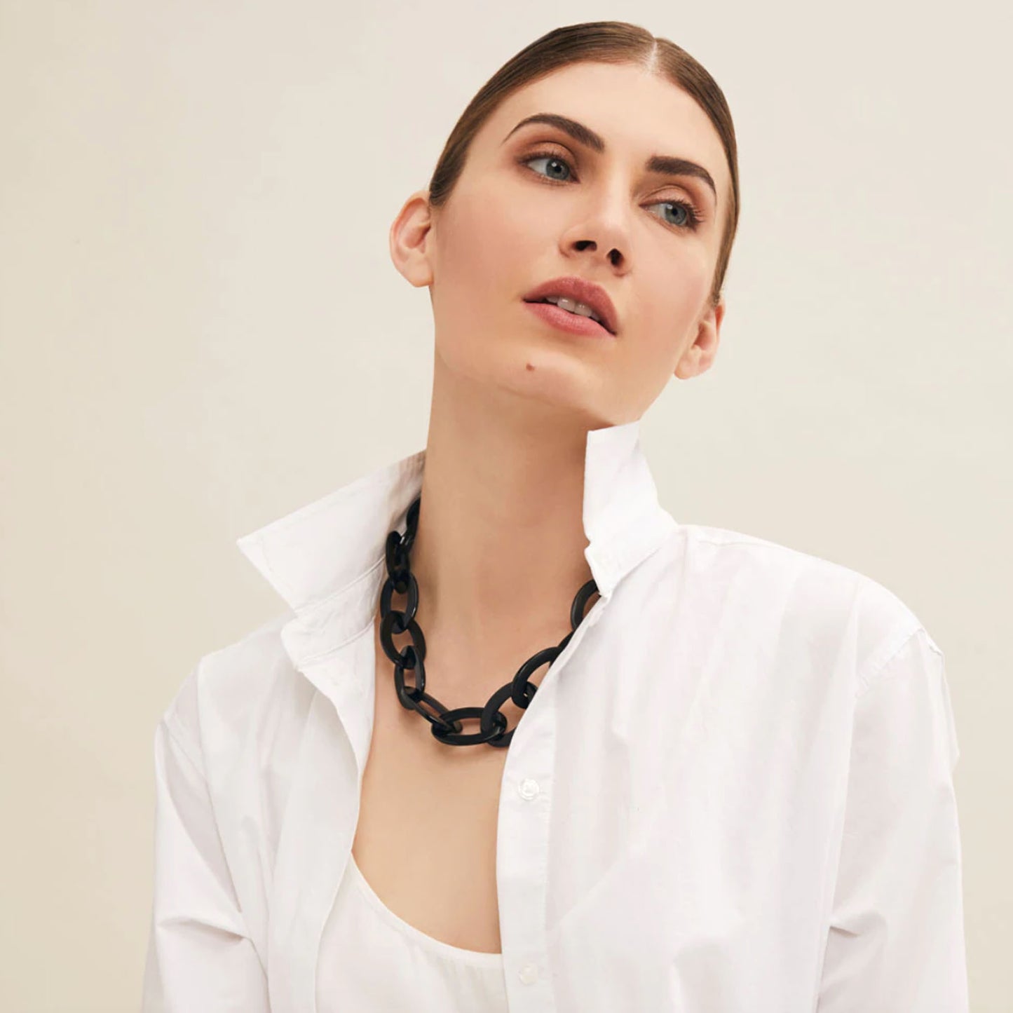 Black Oval Link Necklace- Short