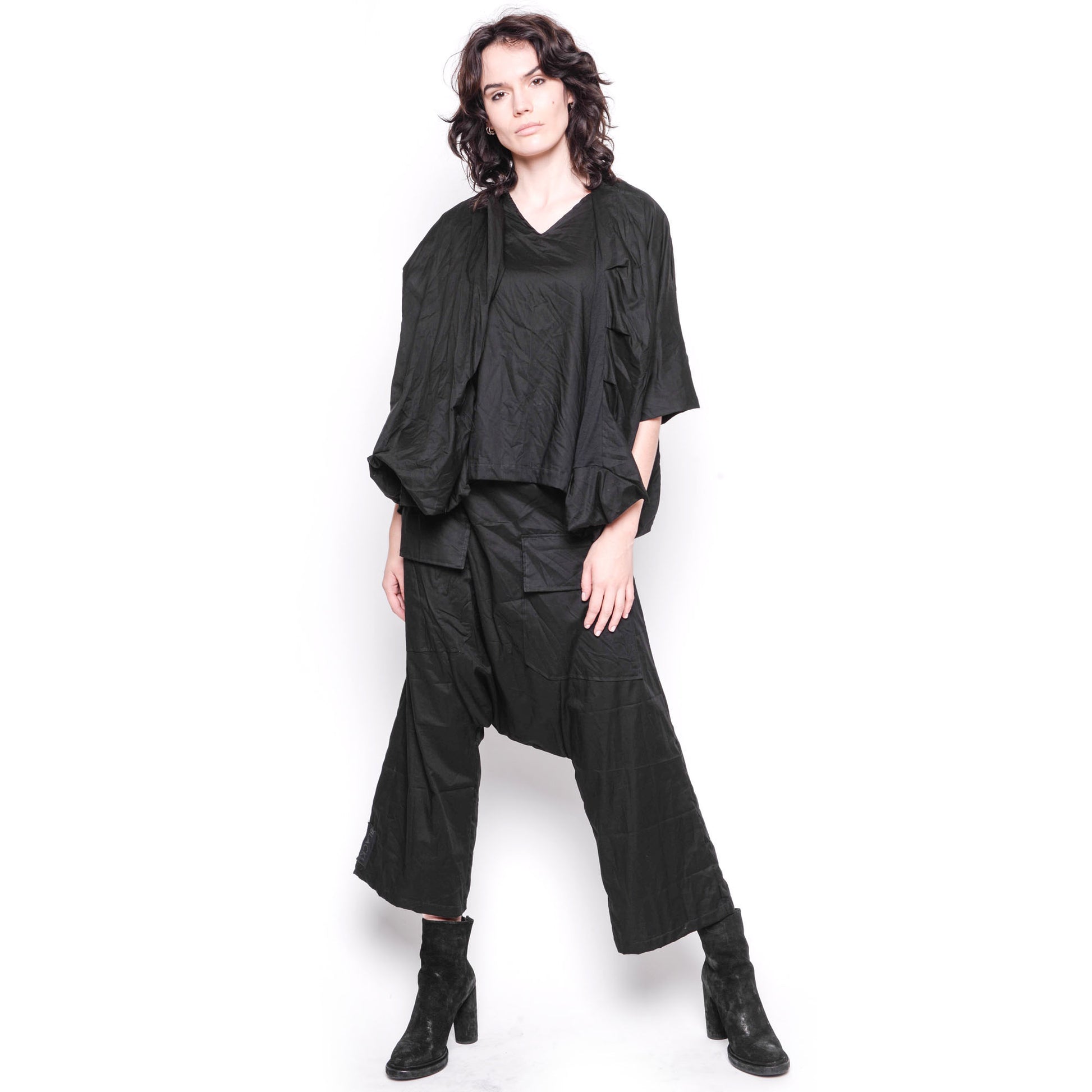 Cotton low crotch pant with pockets